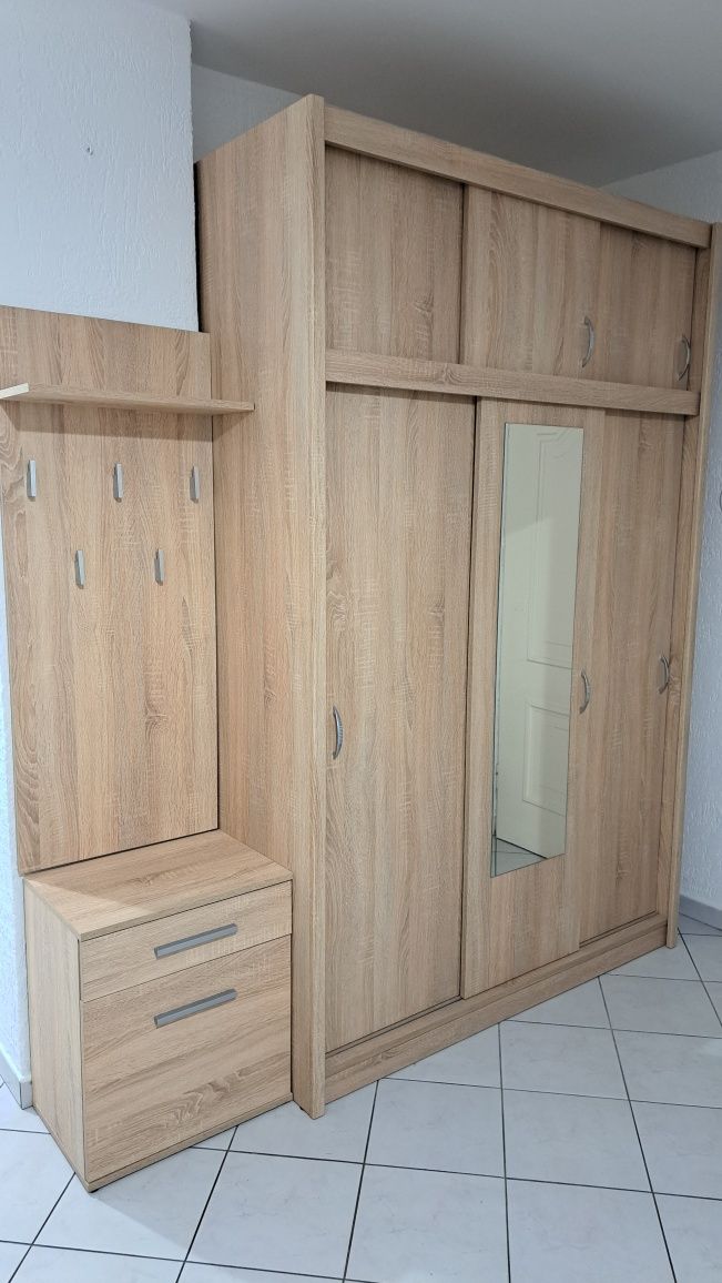Sprzedam szafę 143x220x63cm Stan b.dobry