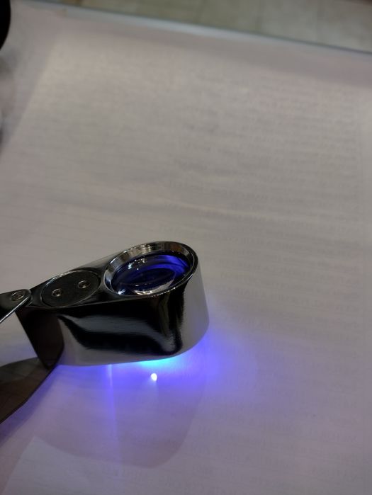 Лупа ювелирная с подсветкой. Оригинал. Недорого.