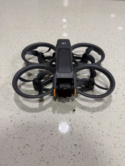 DJI Avata 2 Fly more combo (3 baterias) + DJI FPV remote controller 3