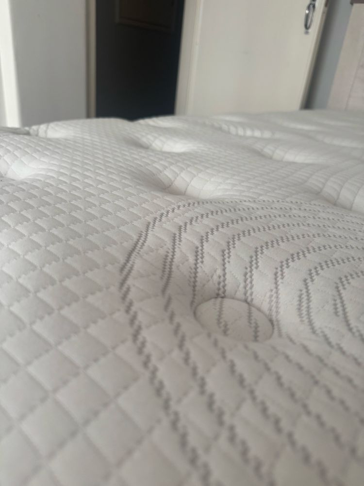 Cama com Colchão