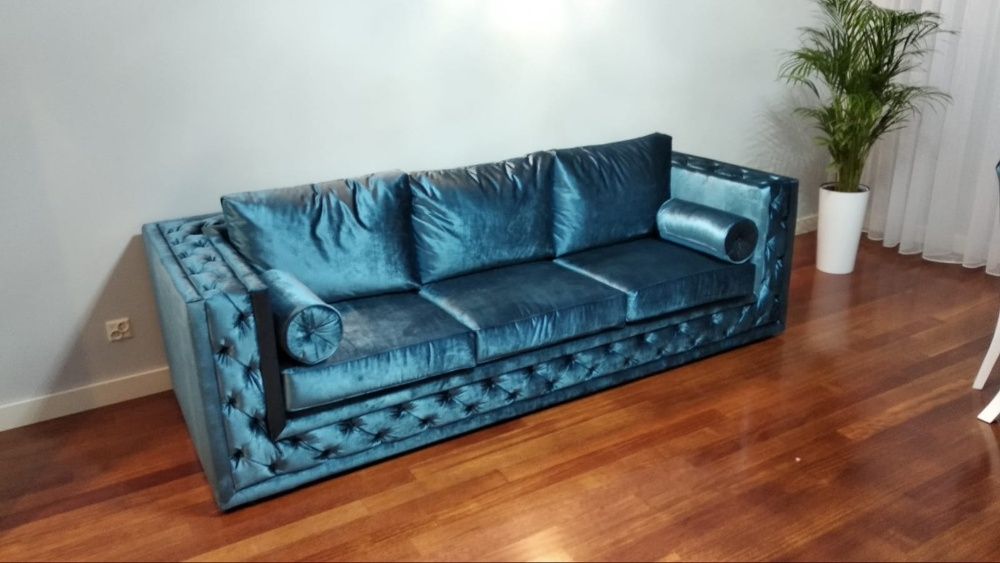 sofa pikowana z funkcją spania  , ozdobne listwy na wymiar