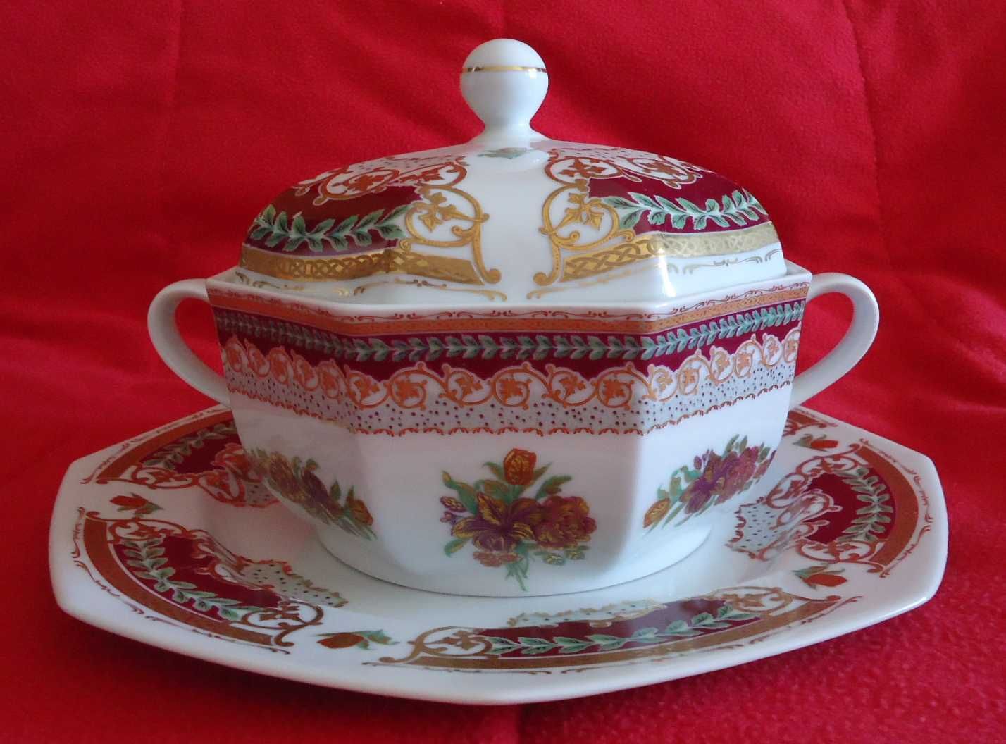 Conjunto Terrina + Prato de porcelana Vizavi Limoges