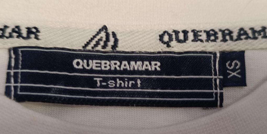 Duas T-shirts Quebramar XS  brancas, iguais (gémeos)