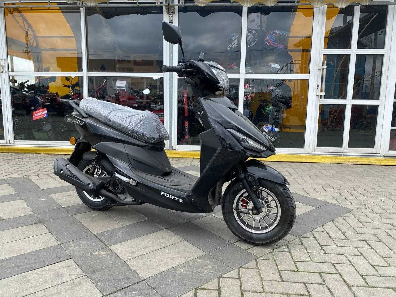 Скутер FORTE JOG 80 cc