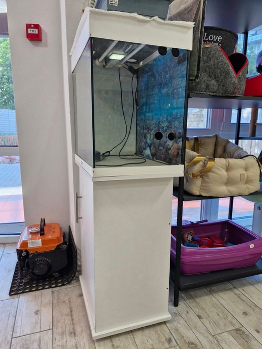 Продам аквариум Ювель