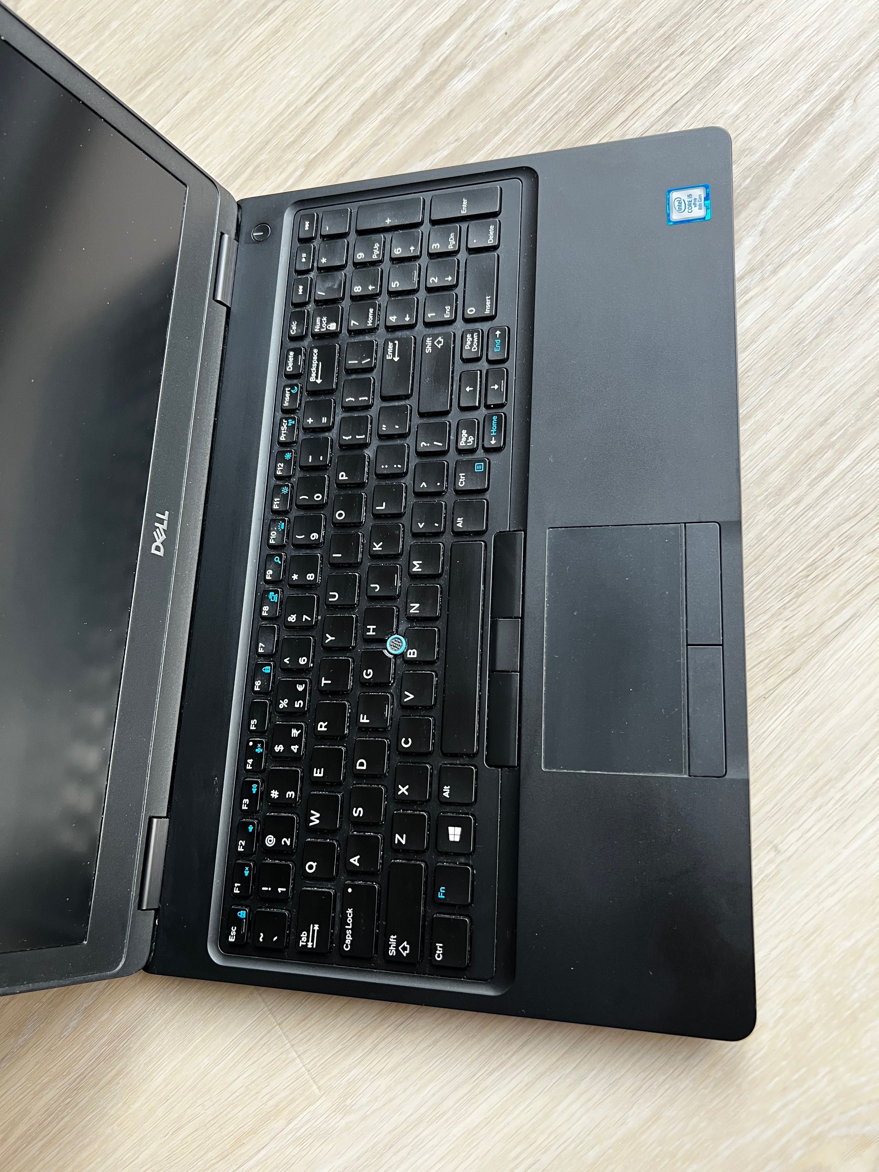Laptop DELL Latitude 5590 i5-8 gen | WIN11 | 256GB M2 | FHD 15” | USB