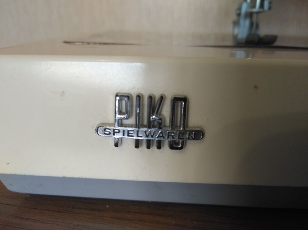 Игрушка швейная машинка PIKO, ГДР
