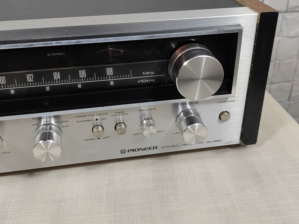 Pioneer SX-590 Analogowy amplituner FM stereo vintage