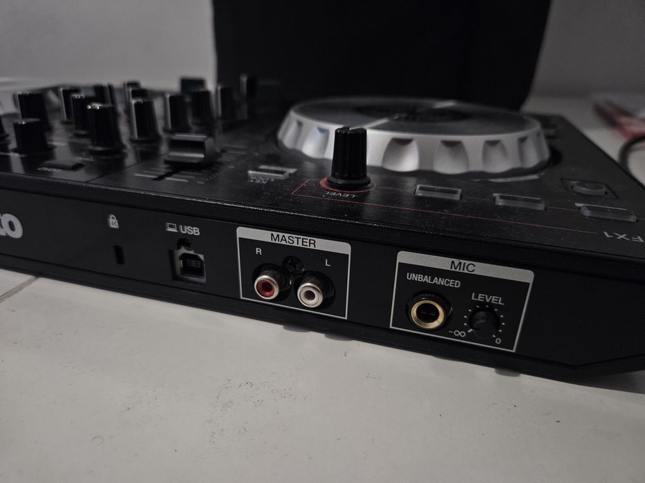 Pioneer DDJ-SB3 kontroler