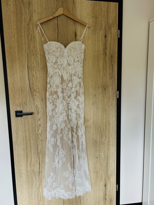 Suknia ślubna z welonem – Avenue 22 Katowice, rozmiar 36