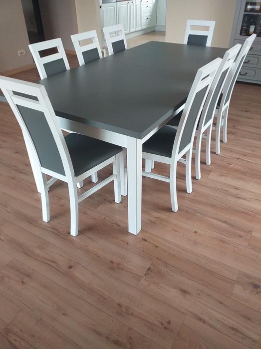 Zestaw pokojowy/ Kuchenny  Krzesla i stol Producent