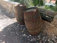Pipas antigas de madeira