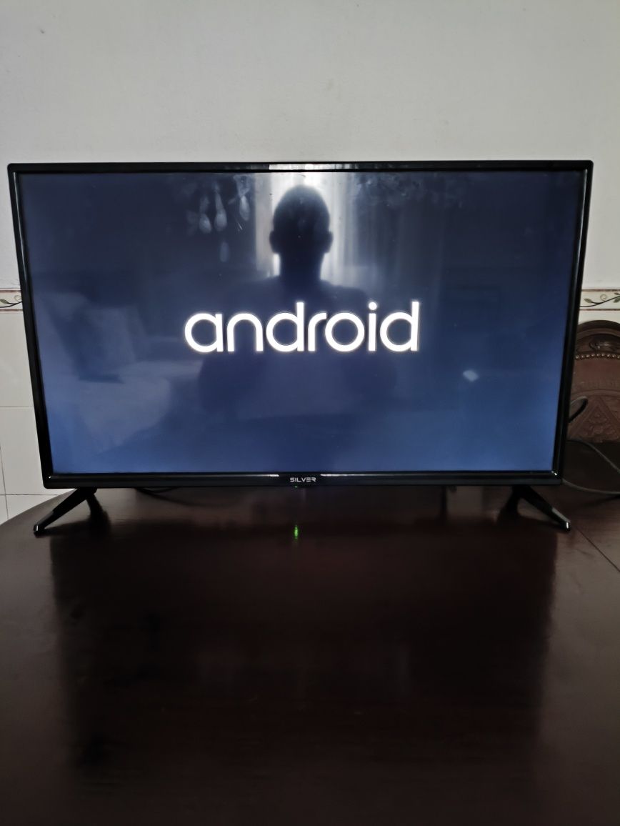 TV Silver Android HD 32 Polegadas - IP-LE32/410004-B