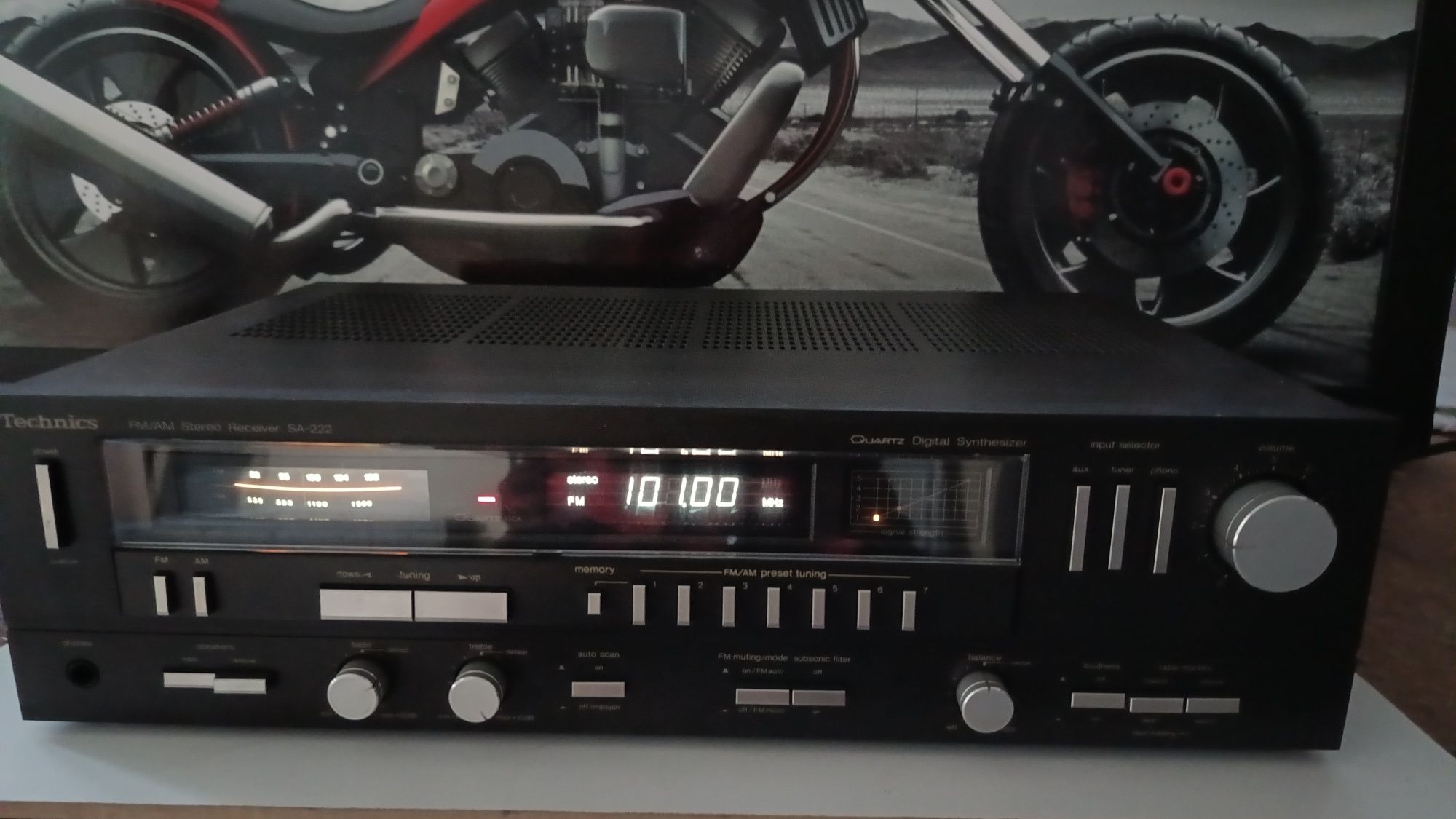 Amplituner vintage Technics model SA-222