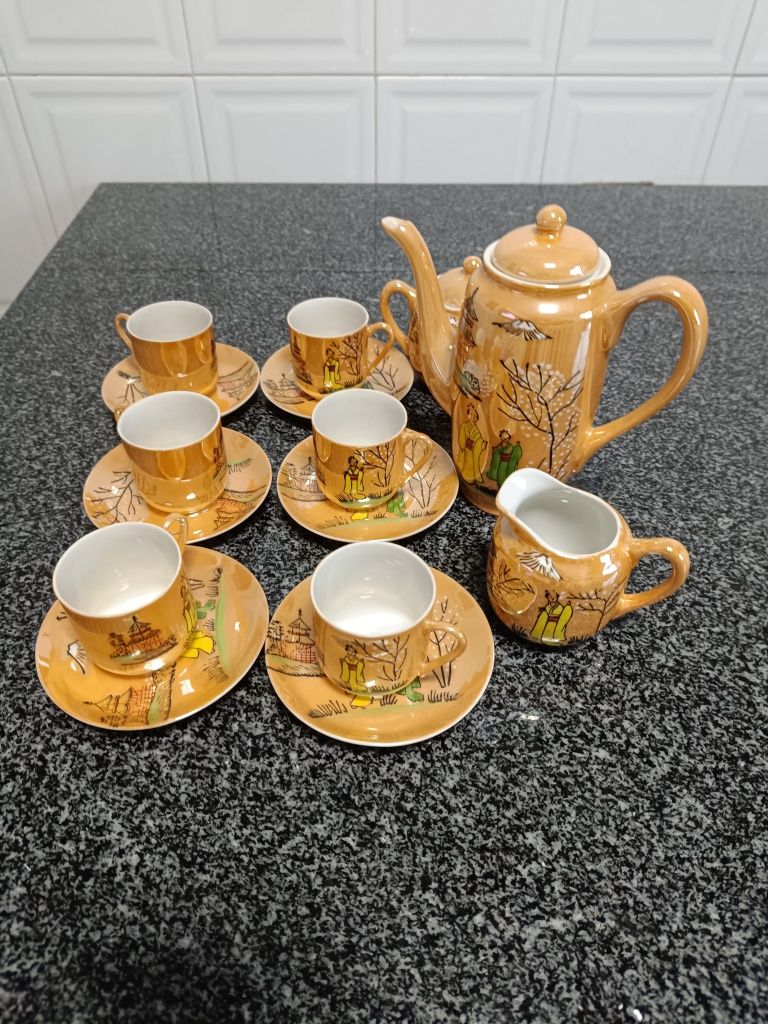 Serviço de chávenas de café
