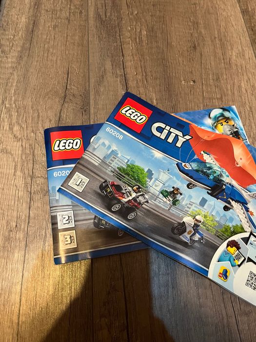 Złożony zestaw Lego City 60208, Aresztowanie spadochroniarza