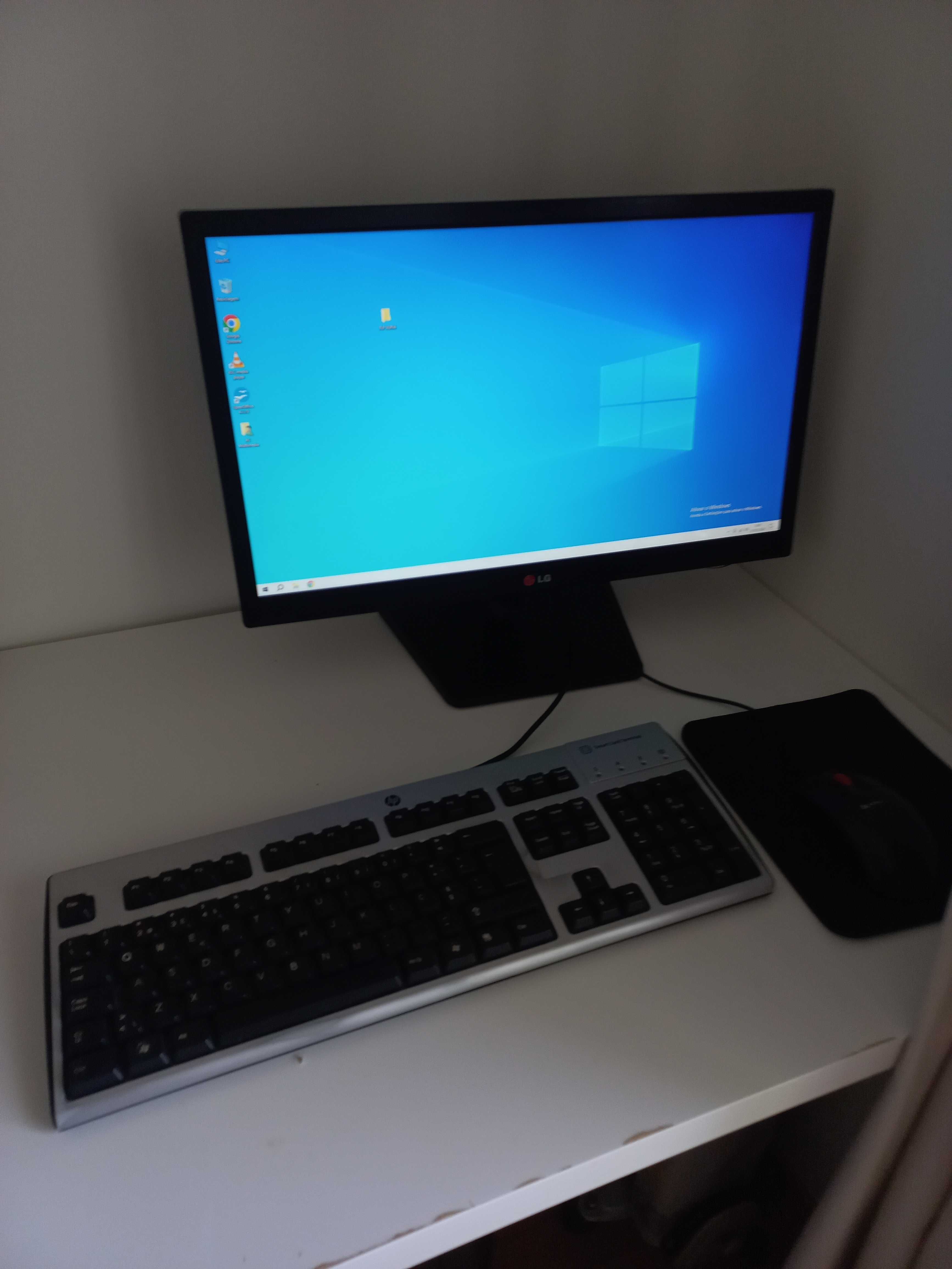 PC com windows 10, 8 GB Ram 2tb disco HD
