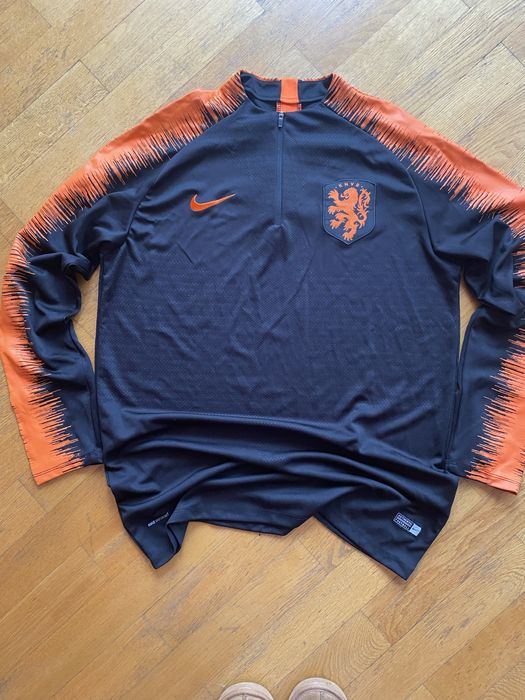 Продам кофту Nike