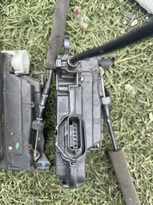 Зомок двері renault fluence флюенс 2015, 2016 р kiekert