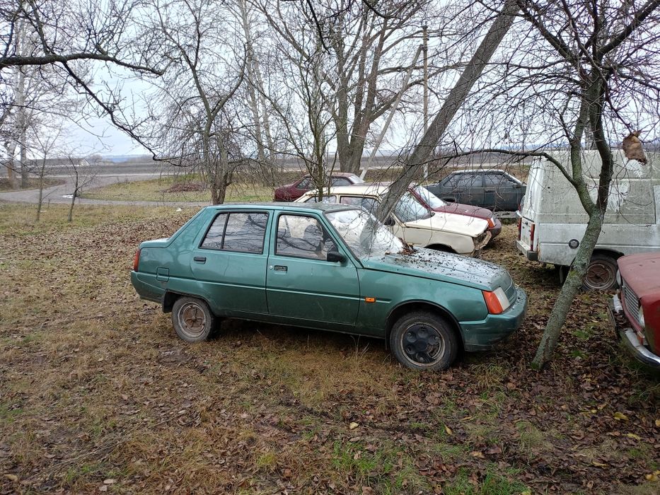 Таврія Славута практично всі 2007 рік стан гарні на запчастини