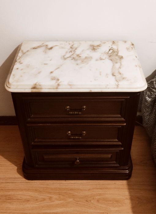 Conjunto de quarto casal madeira mogno