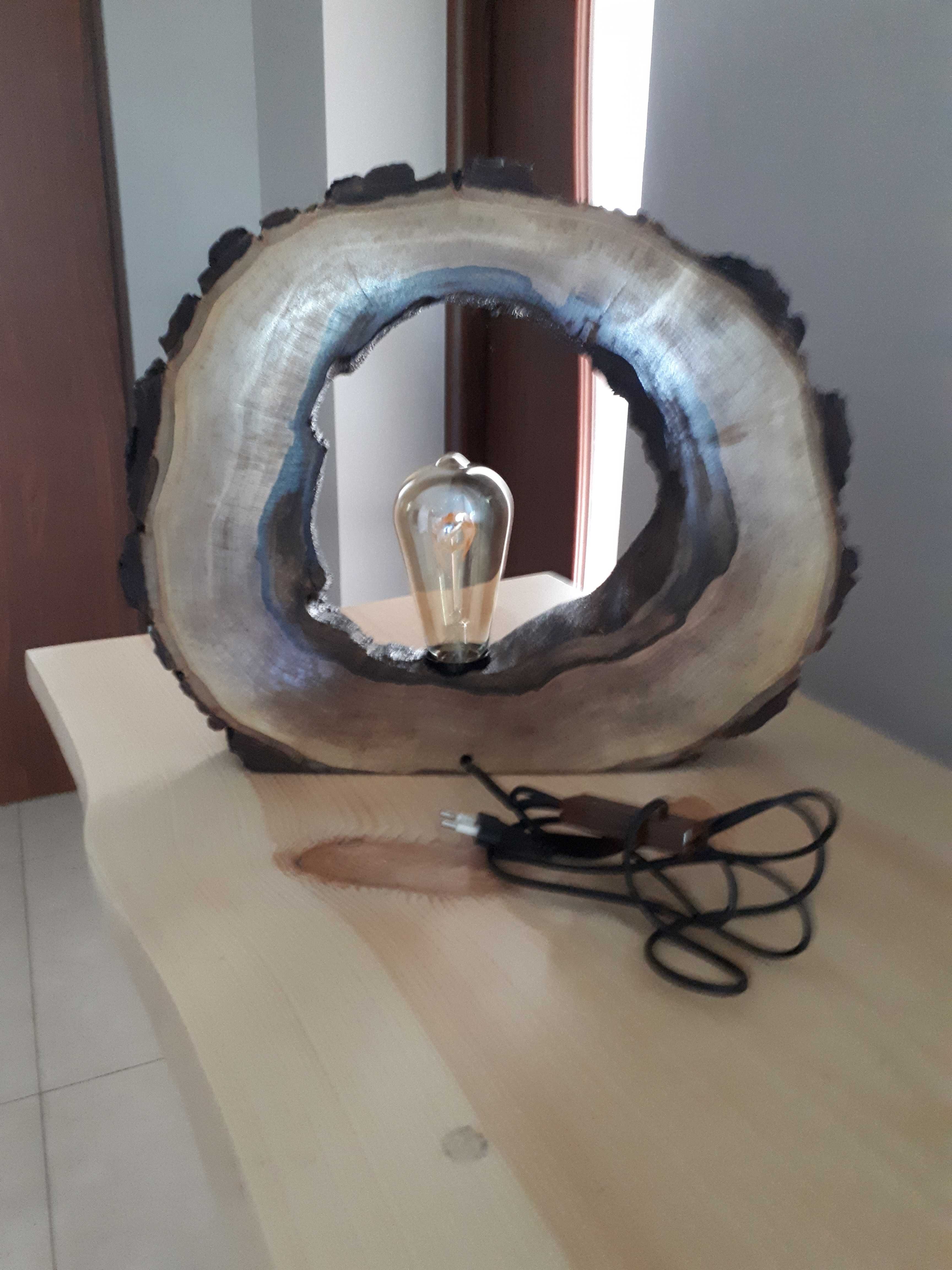 Lampa z plastra orzecha