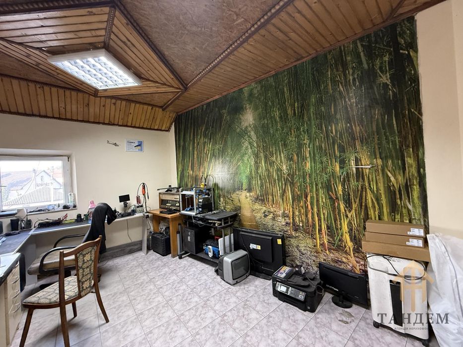 Продаж фасадного приміщення в Смиківцях (біля Тернополя)