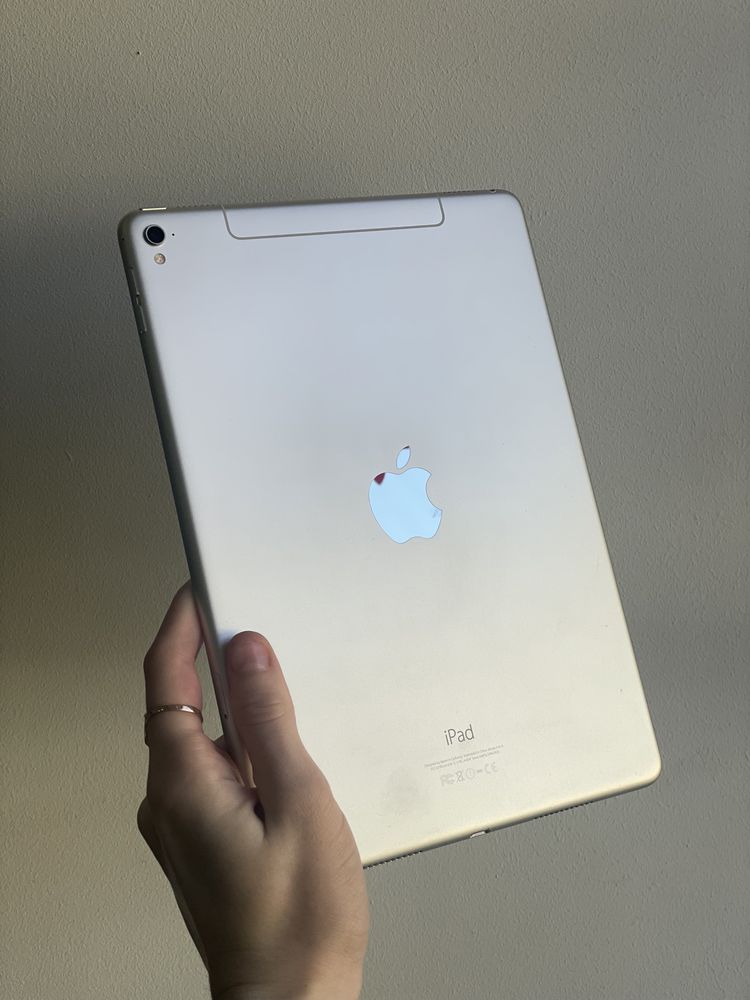 Планшет айпад Apple iPad Pro, 9,7", 128 GB. Wi-Fi+LTE, Silver