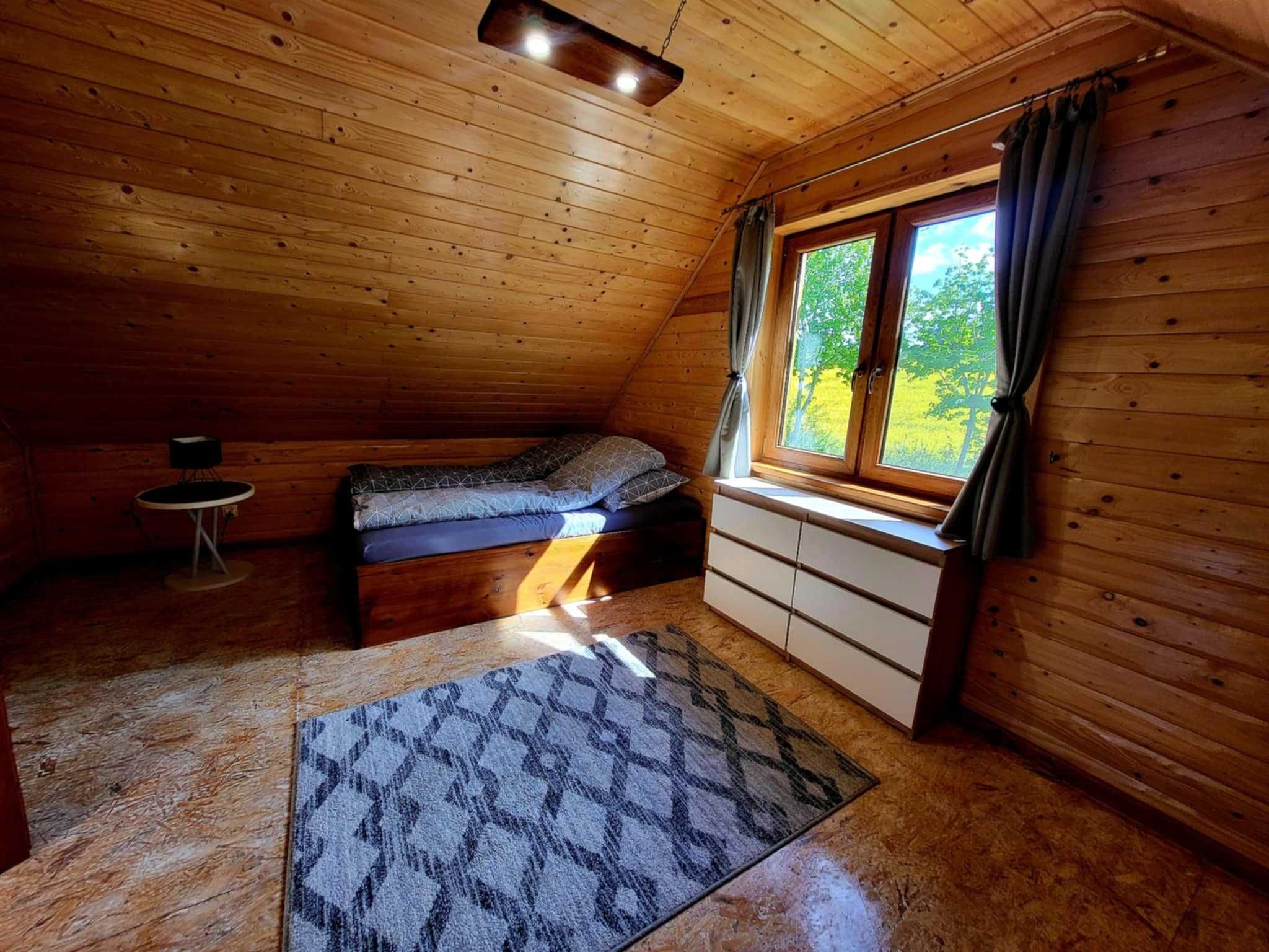 Dom całoroczny nad jeziorem,spokojna okolica,łowisko,,sauna