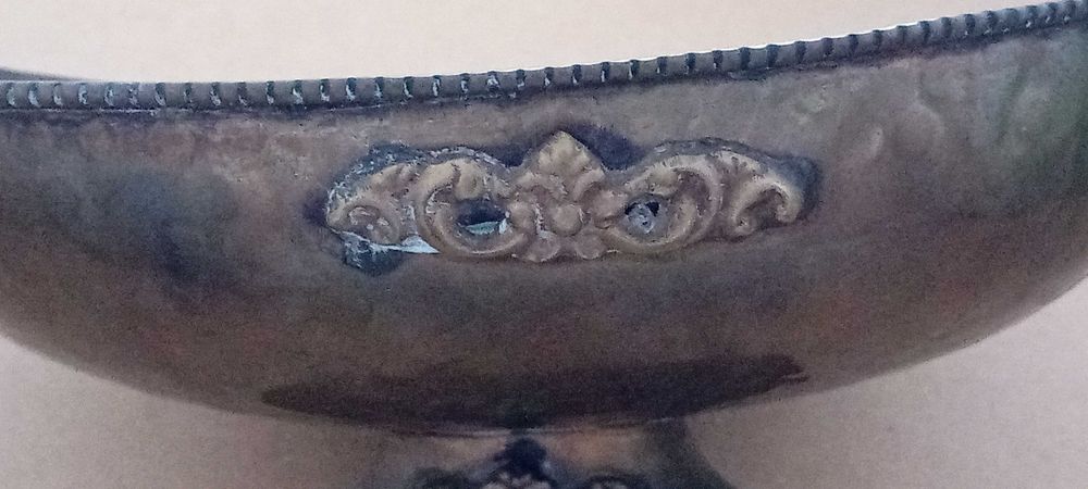 Centro de mesa em estanho muito antigo