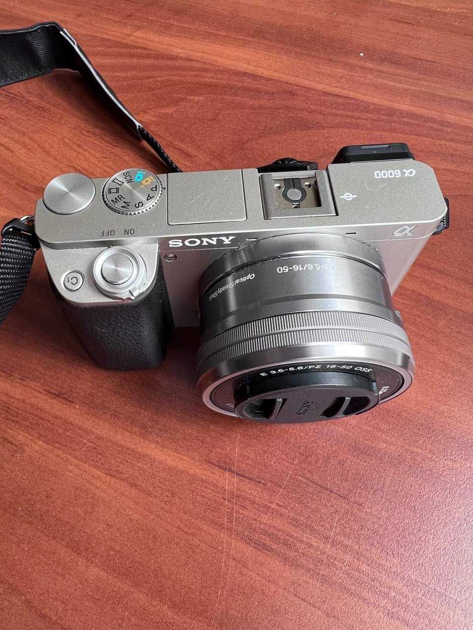 Продам фотоаппарат Sony Alpha 6000 kit (16-50mm)