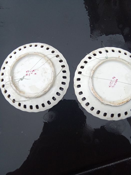 Dois pires japoneses com Jesus. Moldura com Nossa Senhora