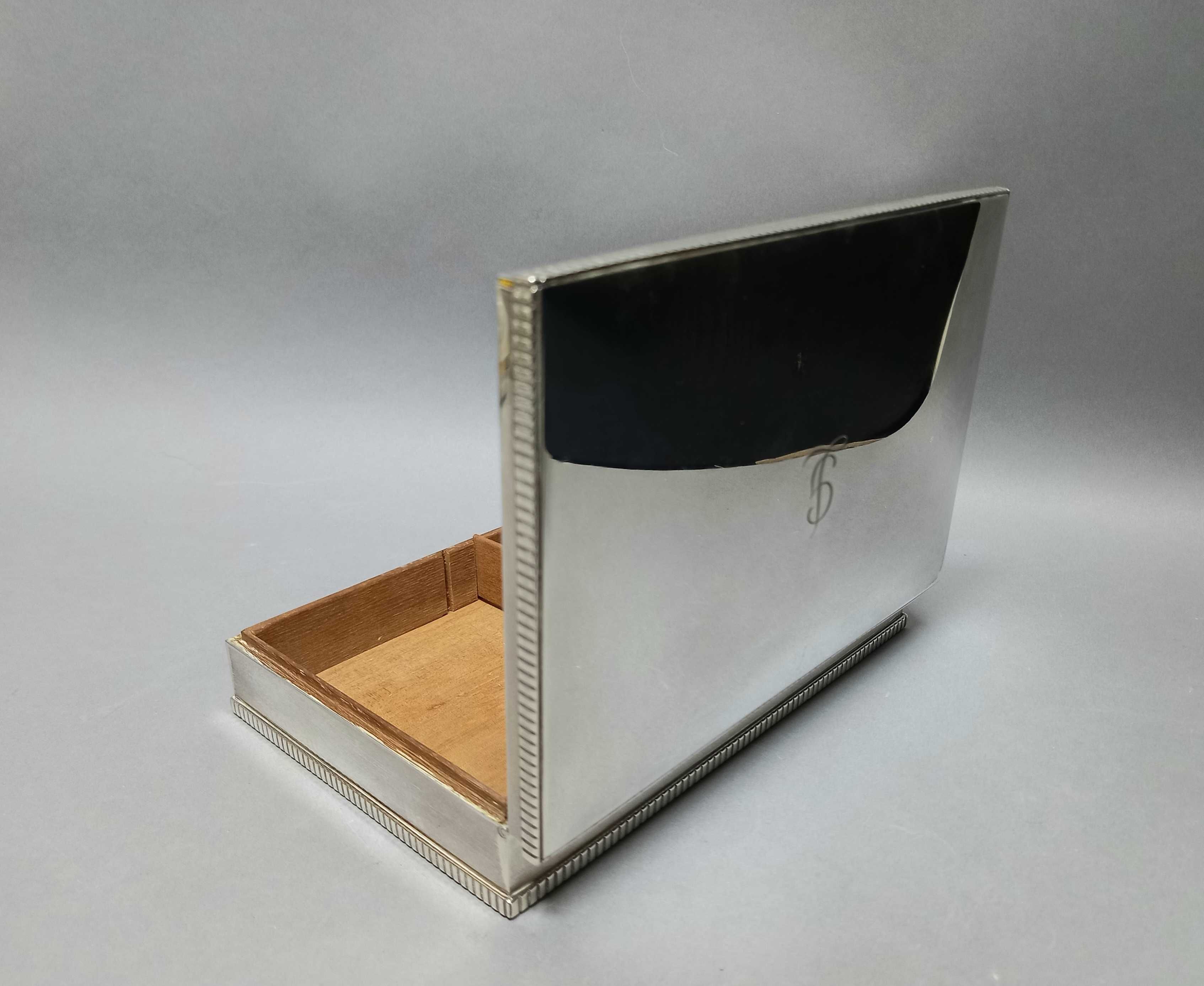 Humidor, srebrna szkatułka na cygara,  srebro 835