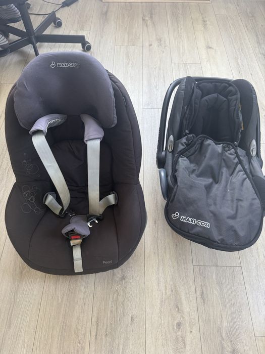 Maxi Cosi Famili Fix + CabrioFix + Peble baza i 2 Foteliki