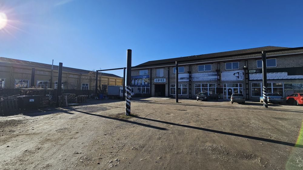 Продам діючу базу будівельних матеріалів  вул.Героїв України