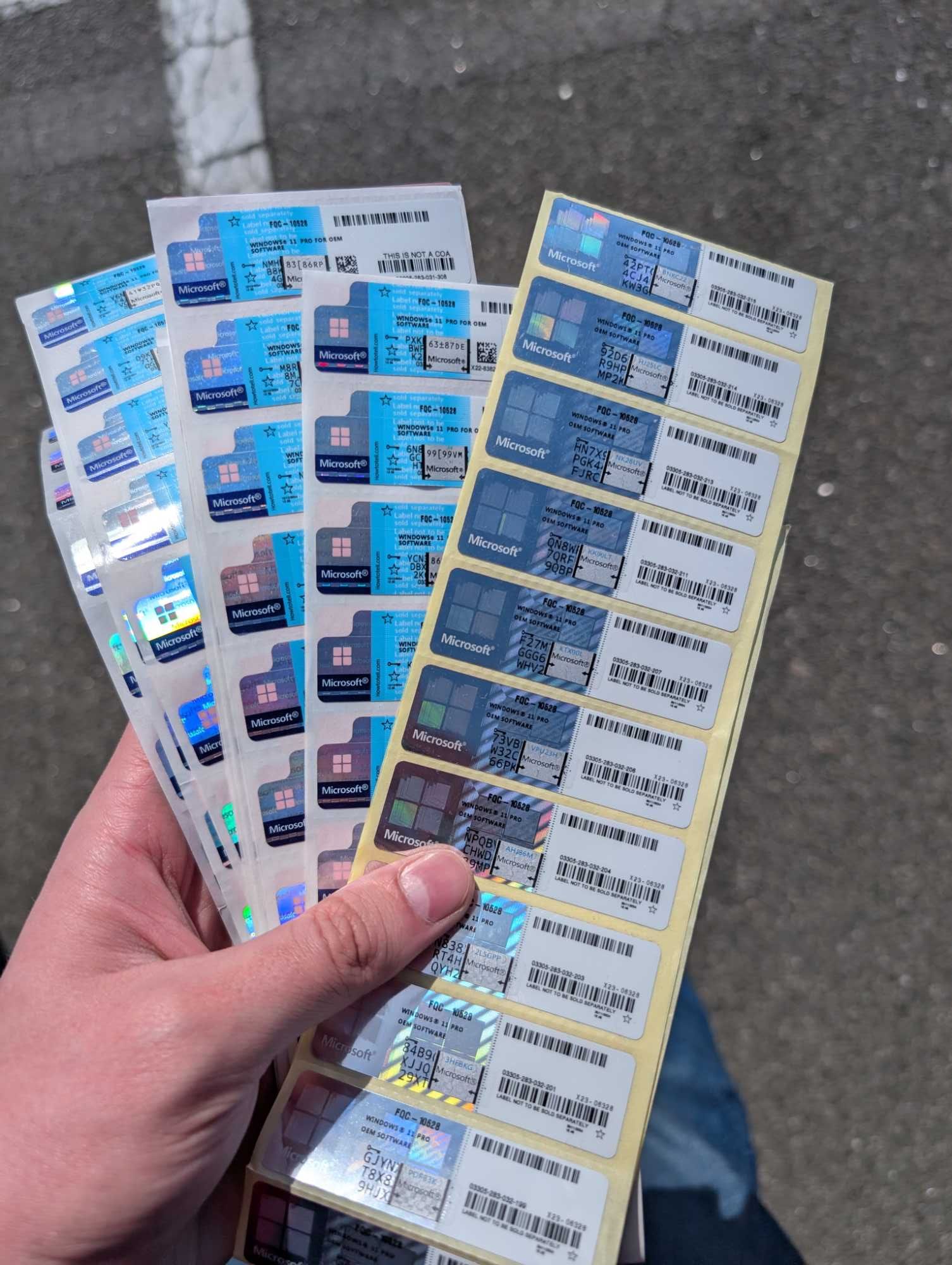 Стікер Windows 11 PRO OEM Stickers Ключ Наклейка Виндовс 10 / 11 Про