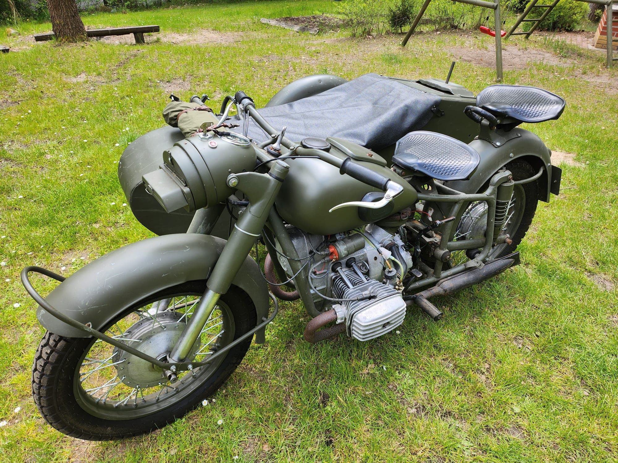 Motocykl Dniepr 650 Ural M72