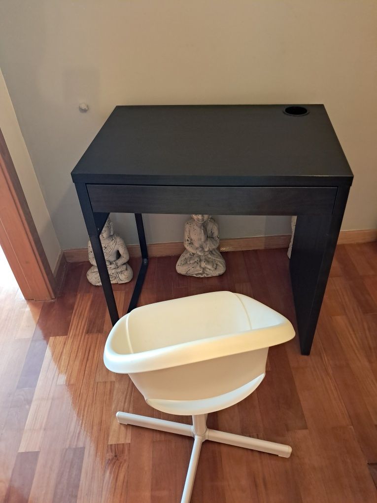 Secretaria e cadeira