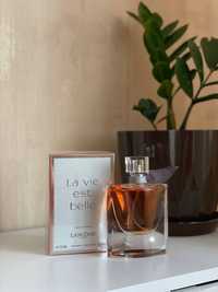Жіночі парфуми нові Lancome La Vie Est Belle