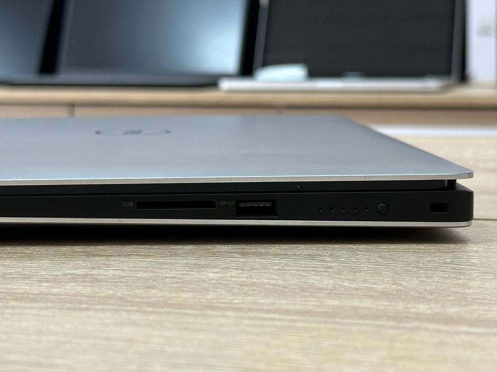 Ультрабук Dell Precision 5540 i5-9400H 16/512gb Quadro T1000