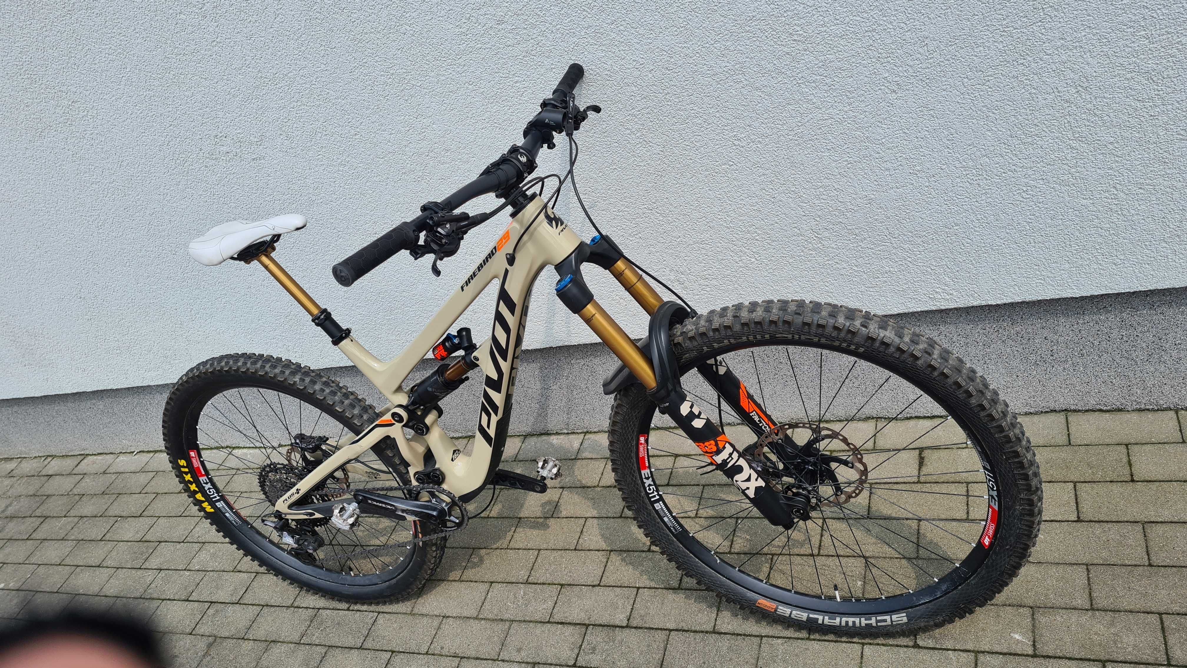 Pivot Firebird 29" M Carbon enduro
