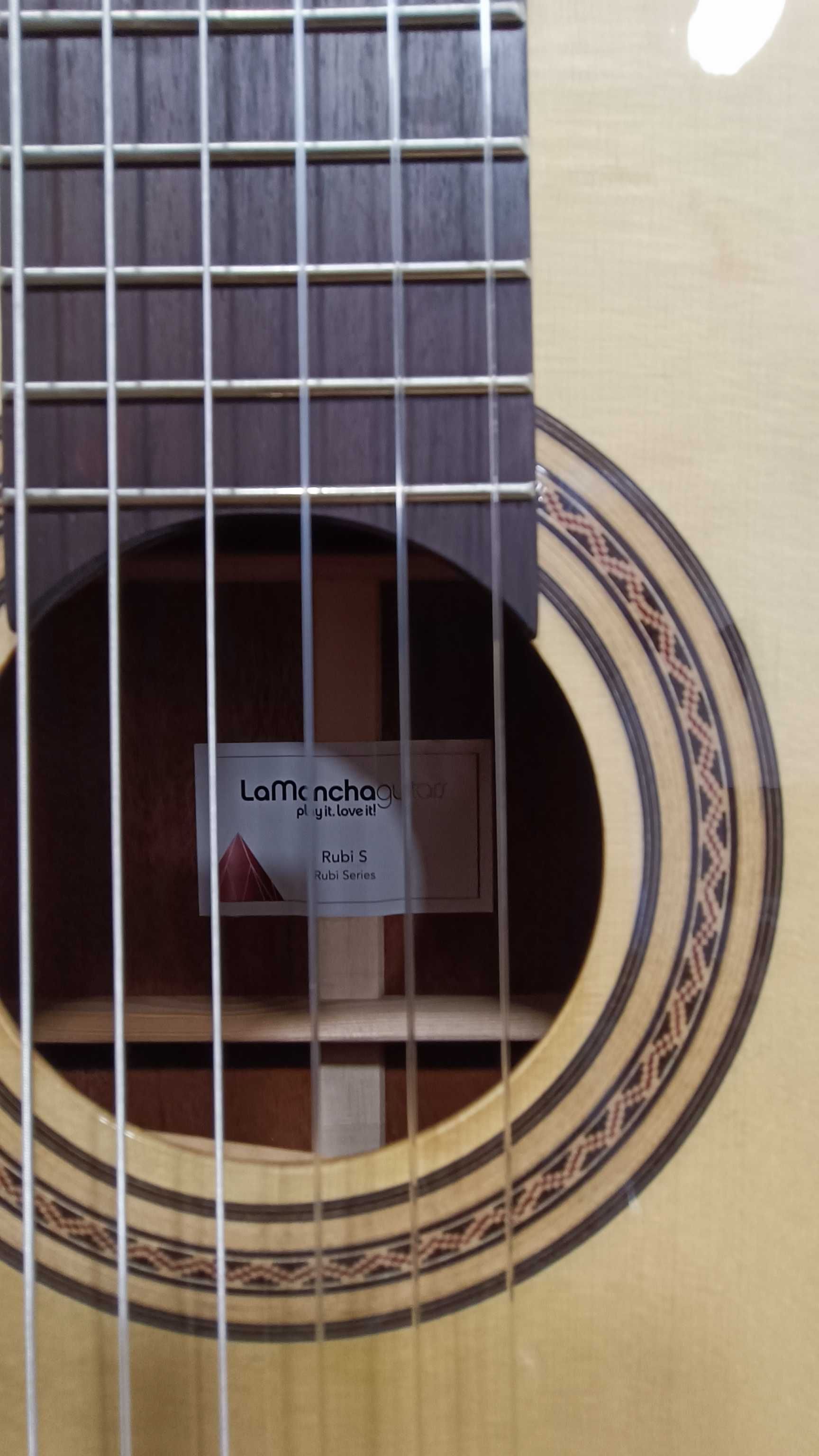 Guitarra "La Mancha" modelo "Rubi S" (Nova)
