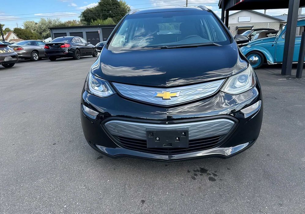 Chevrolet Bolt EV      2017