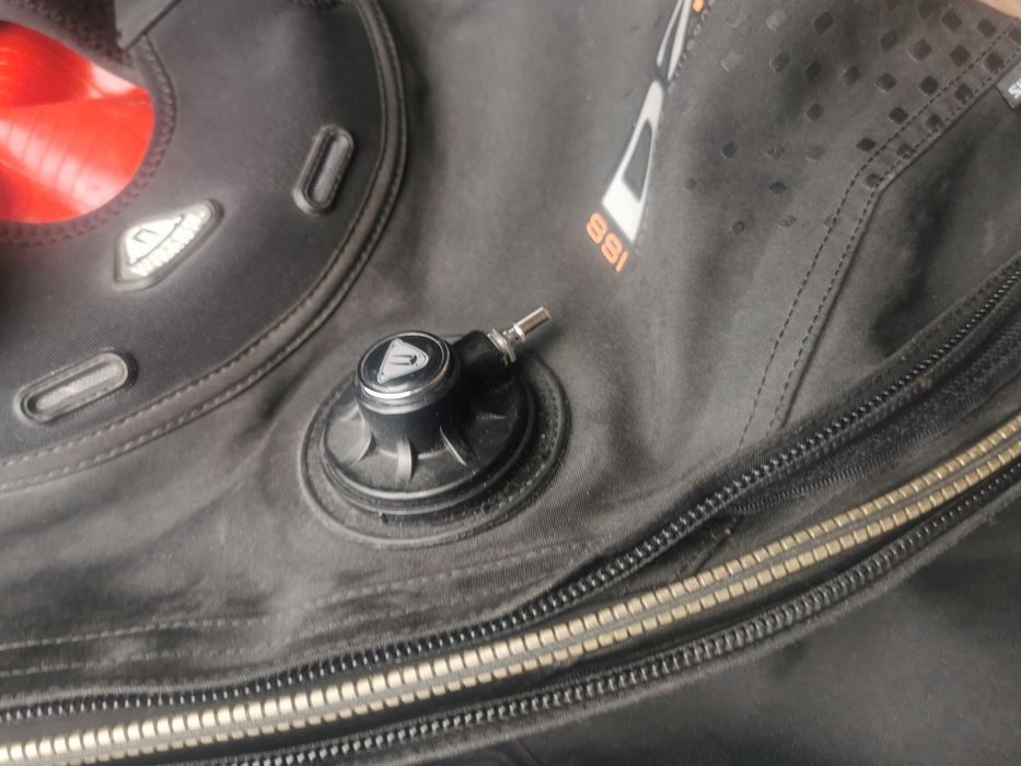 Suchy skafander damski Waterproof D7 PRO w stanie idealnym rozM