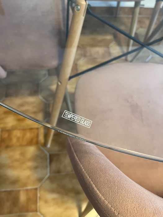 Mesa de jantar redonda de vidro