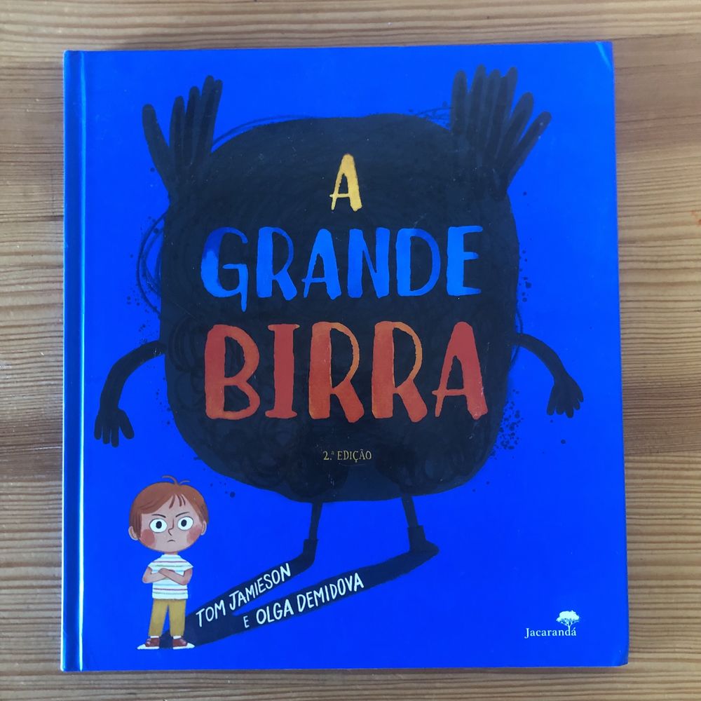 Livros infantis em Mt Bom estado