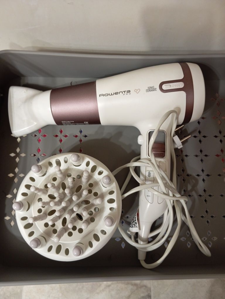 Фен Rowenta Premium Care Pro CV7461F0