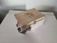 Skrzynka drewniana, szkatułka, pudełko z jednorożcem. Pudrowy róż.