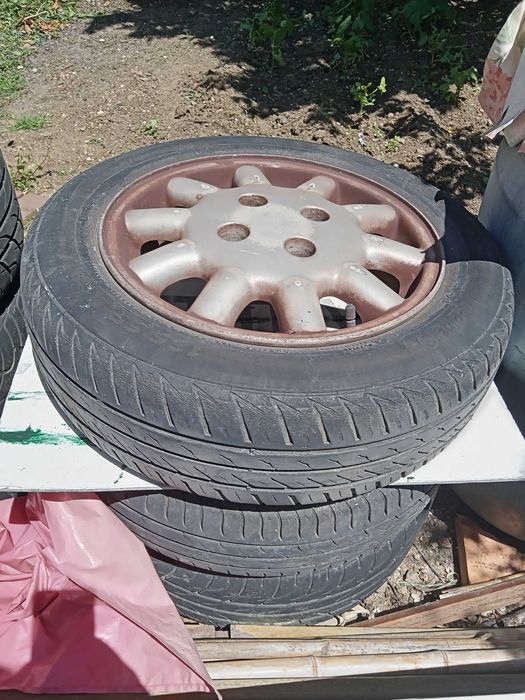 Jantes especiais de saxo e uma suplente farol direito. Farolis trasero