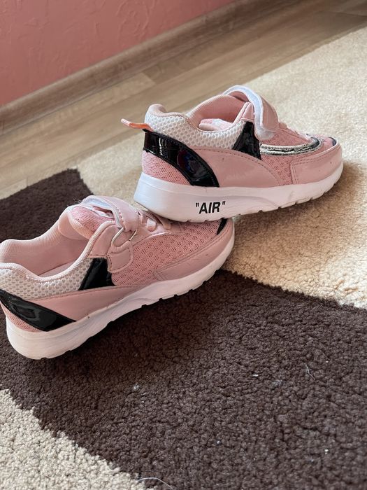 Кроссовки 28-размер